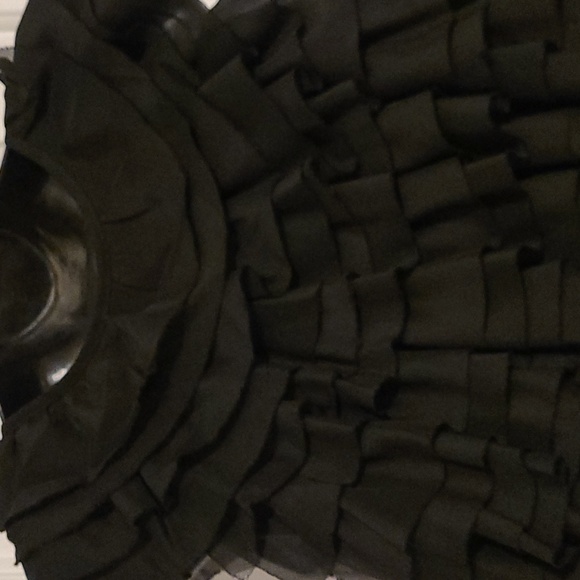 FOREVER Black Ruffle Pattern Vest - Picture 5 of 6